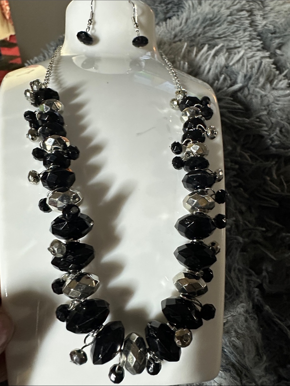 3PCS Elegant Black and Silver Beaded Statement Necklace Set